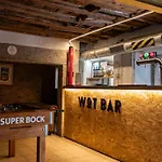 Wot New Social Hostal