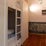 Hostal Wot New Social