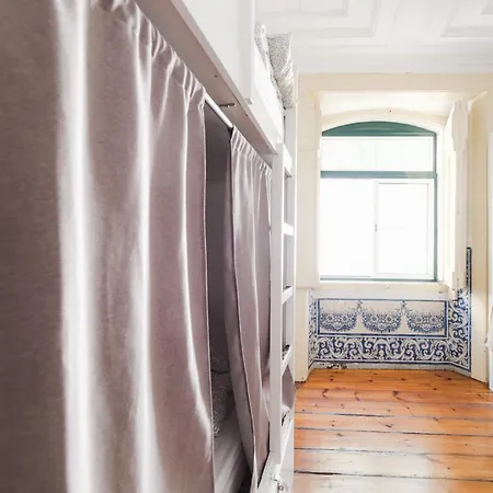 Wot New Lisbon Hostel *