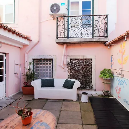 Wot New Lisbon Hostel