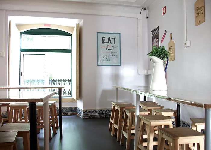 Wot New Social Ostello