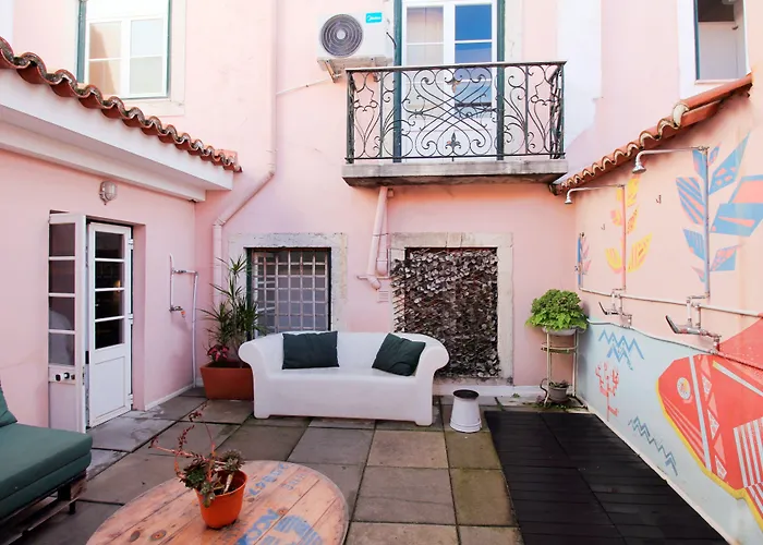 Wot New Social Ostello