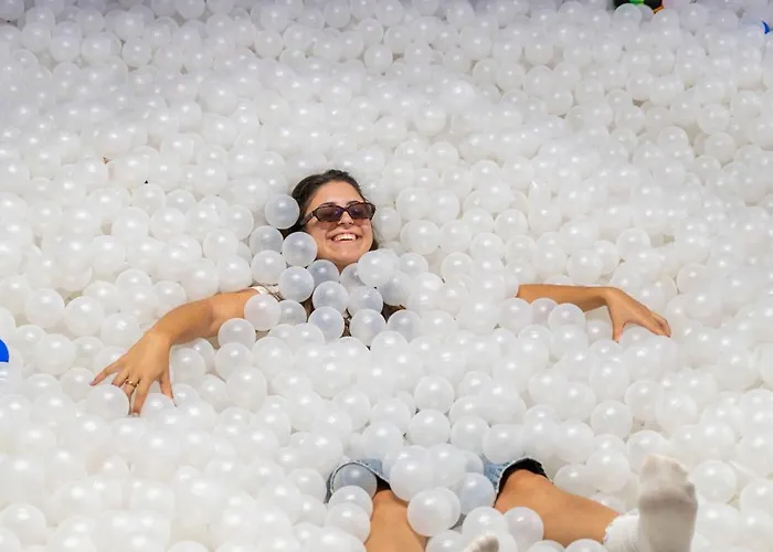 Wot New Social Ostello