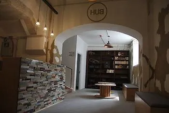 Hostel Wot New Social *